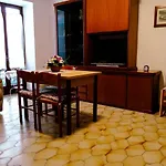 Lägenhet La Casa Dei Percy Varenna